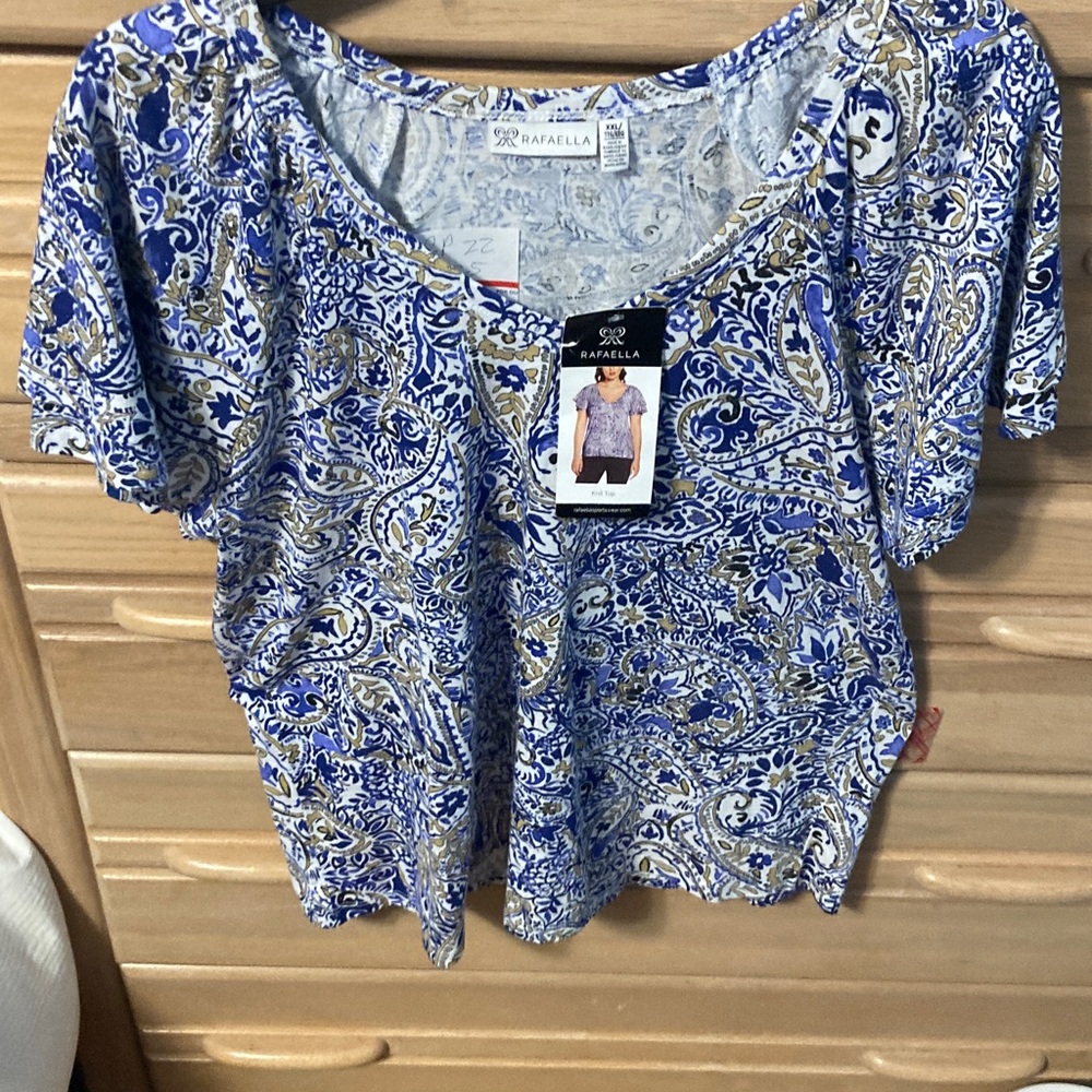 Rafaella Women's Blue and Gold Paisley V-neck Knit Top Blouse short sleeve - Picture 2 of 5